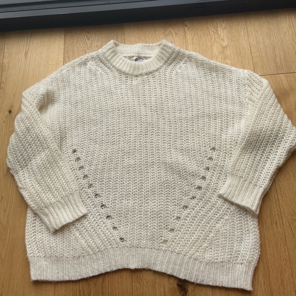 NWT AEO Oversized Slouchy Sweater OFF  WHITE - XS - Picture 5 of 11